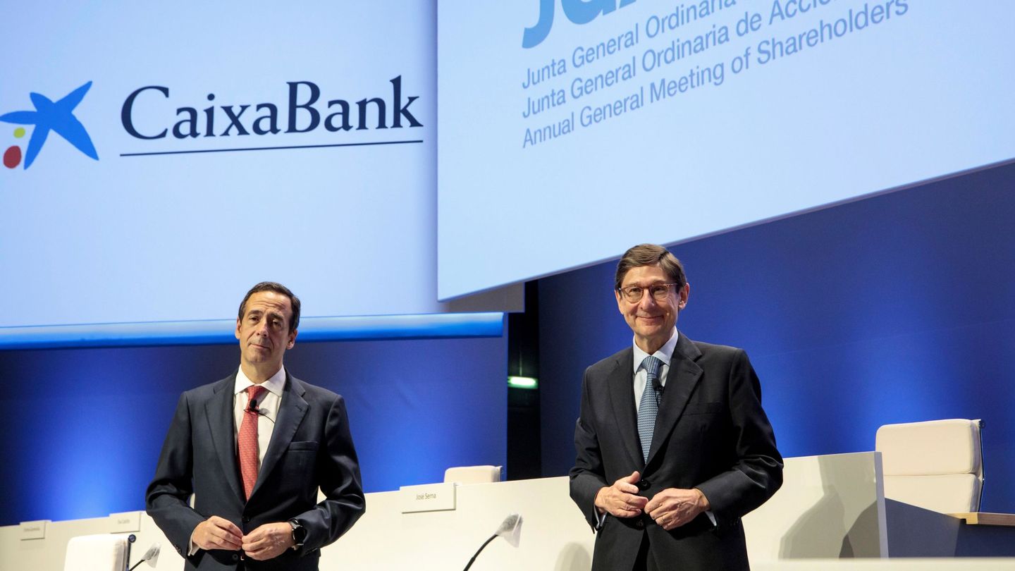 José Ignacio Goirigolzarri (d) , presidente de CaixaBank, y Gonzalo Gortázar. (EFE)