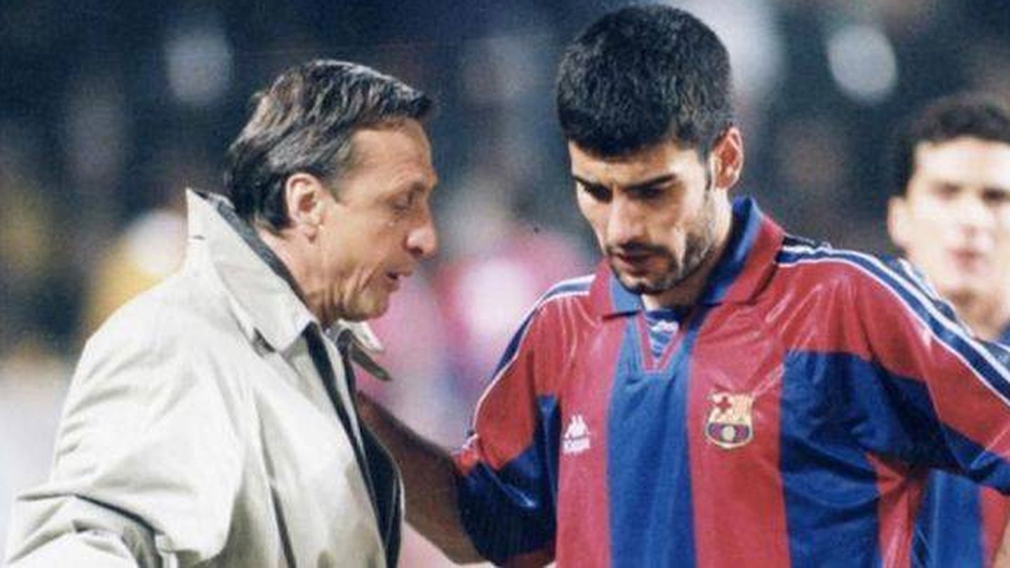 Johan Cruyff y Pep Guardiola, durante su etapa como entrenador y jugador en el FC Barcelona.