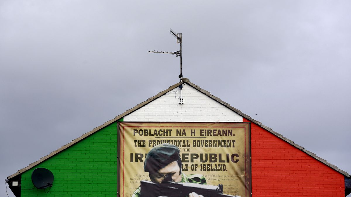 La polémica amnistía encubierta para el IRA enturbia el proceso de paz en el Ulster