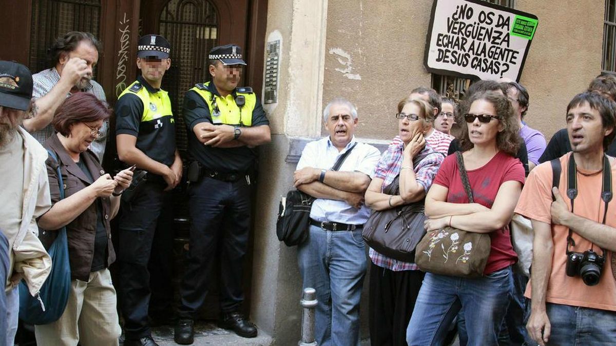 Carmena reinventa los antidisturbios: ya no van a desahucios ni manifestaciones