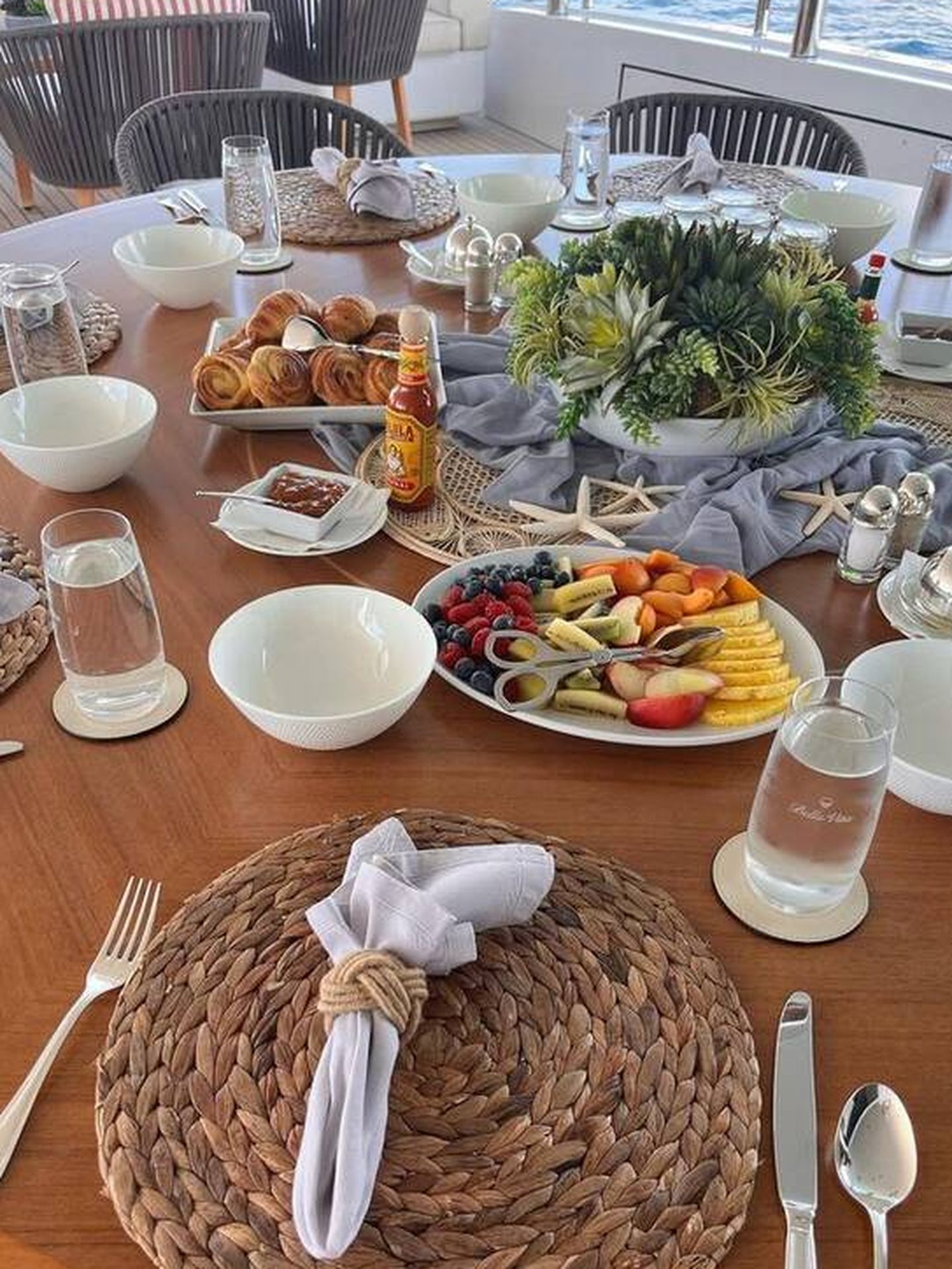 Detalle del desayuno publicado por Lourdes Montes. (Instagram/@lmontesoficial)
