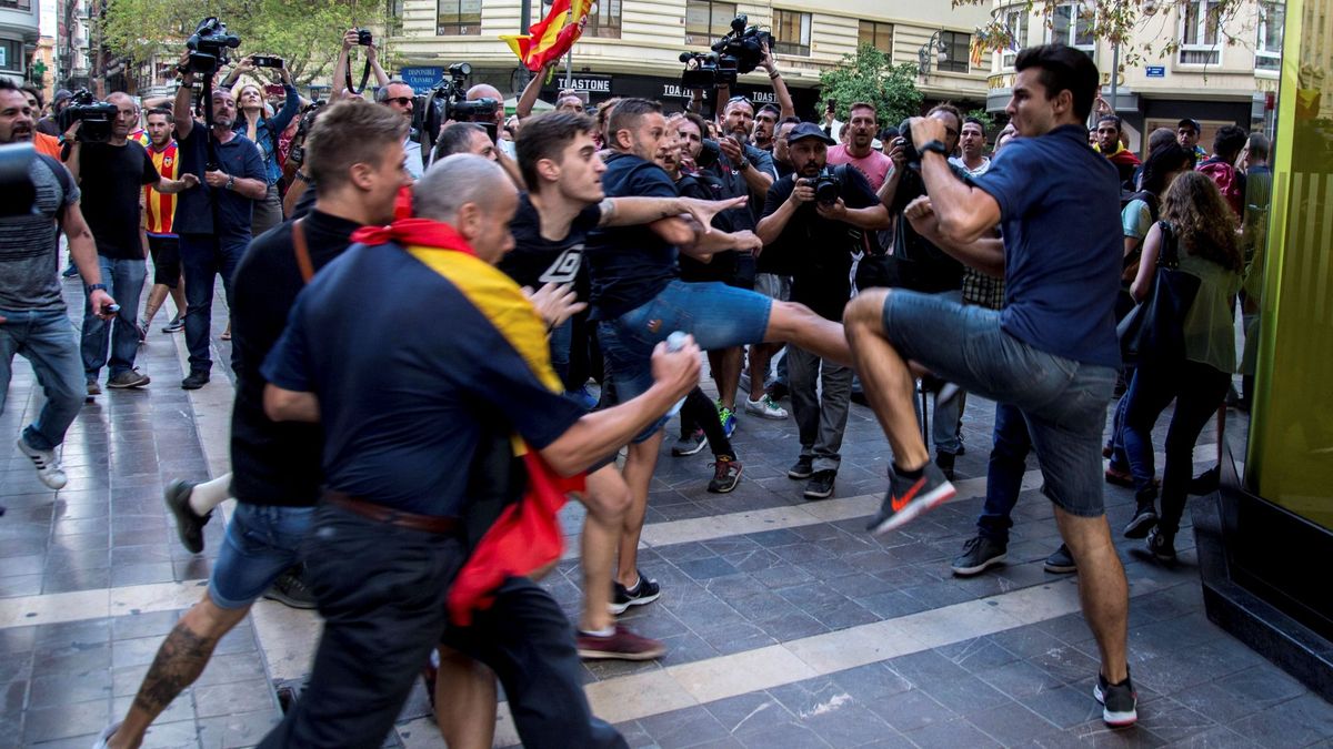 El joven que ayudó a las dos chicas agredidas en Valencia: "Se las podían haber cargado"