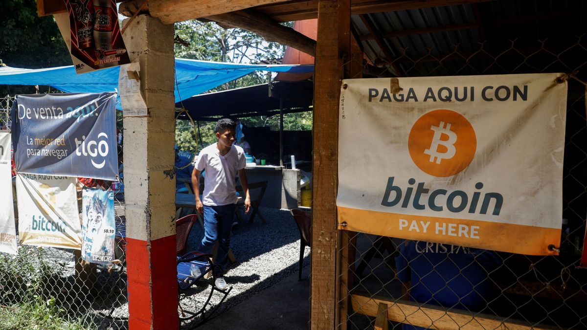 El bitcoin sube más de un 13% tras su declaración como moneda de curso legal por El Salvador