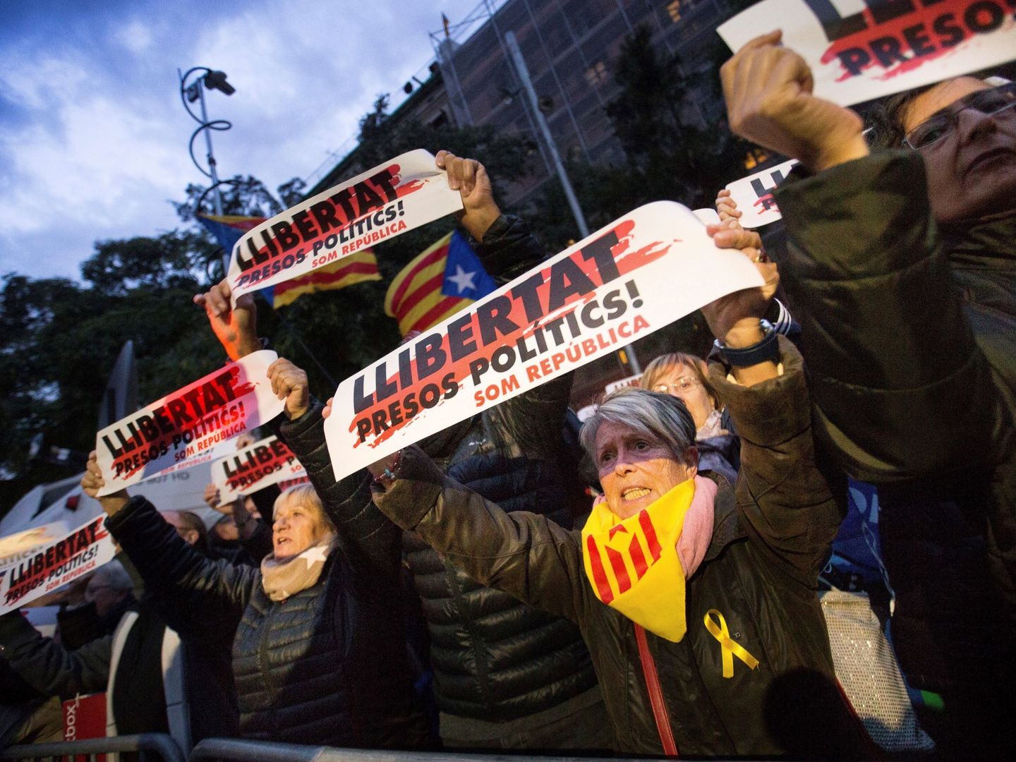 Manifestación por la libertad de los llamados presos políticos en Barcelona. (EFE)