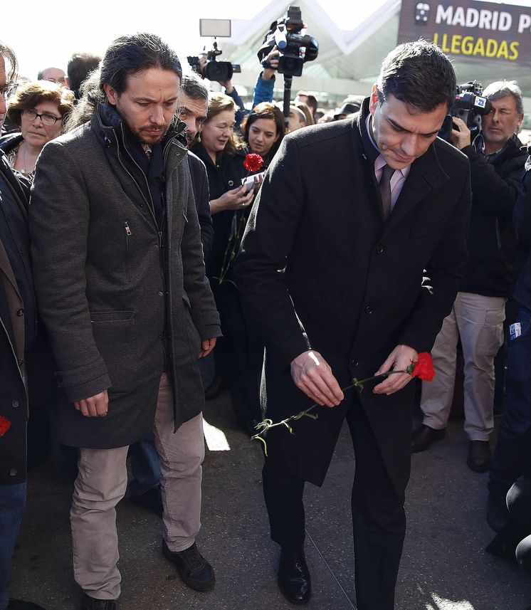 Foto: El secretario general del PSOE Pedro Sánchez y el líder de Podemos Pablo Iglesias, durante el homenaje a las 193 personas asesinadas en los atentados yihadistas del 11 de marzo de 2004 