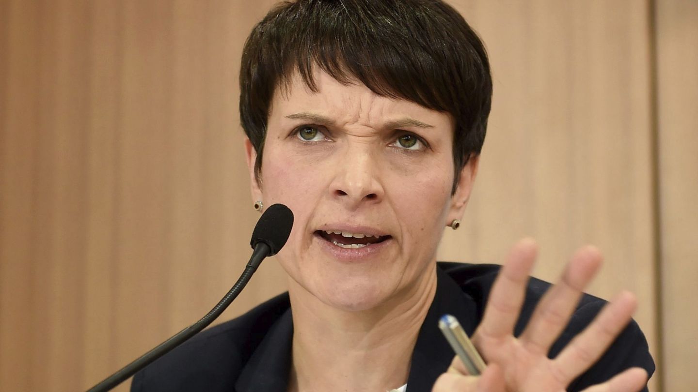La líder de Alternativa para Alemania (AfD), Frauke Petry, durante una rueda de prensa en Berlín, el 5 de diciembre de 2016 (EFE)