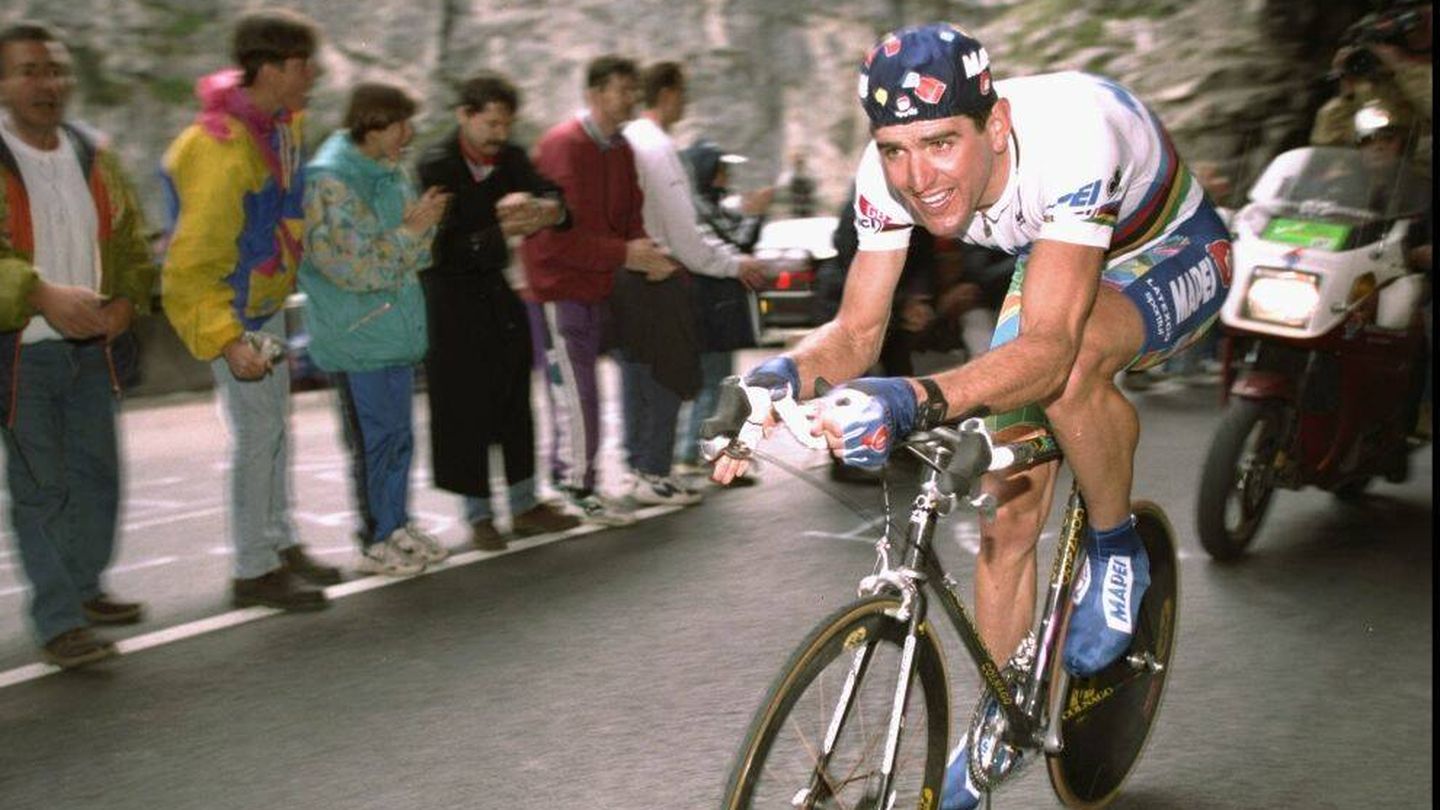 Olano, con el maillot de campeón del mundo. (Getty Images)