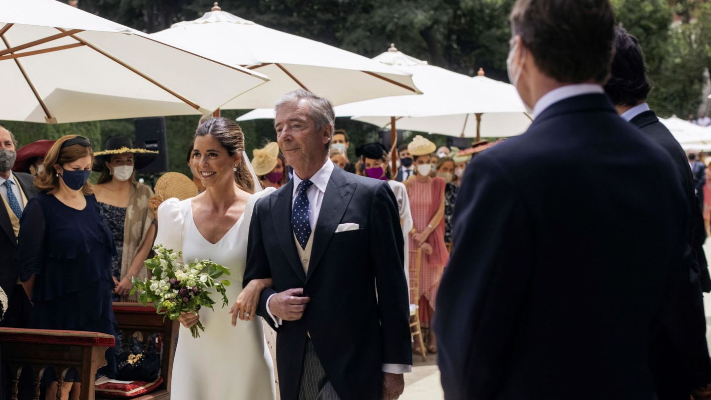 Belén Corsini junto a su padre, Juan Carlos Corsini, el día de su boda. (EFE)