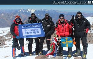 'El Confidencial' hace cumbre y llega a la cima del Aconcagua