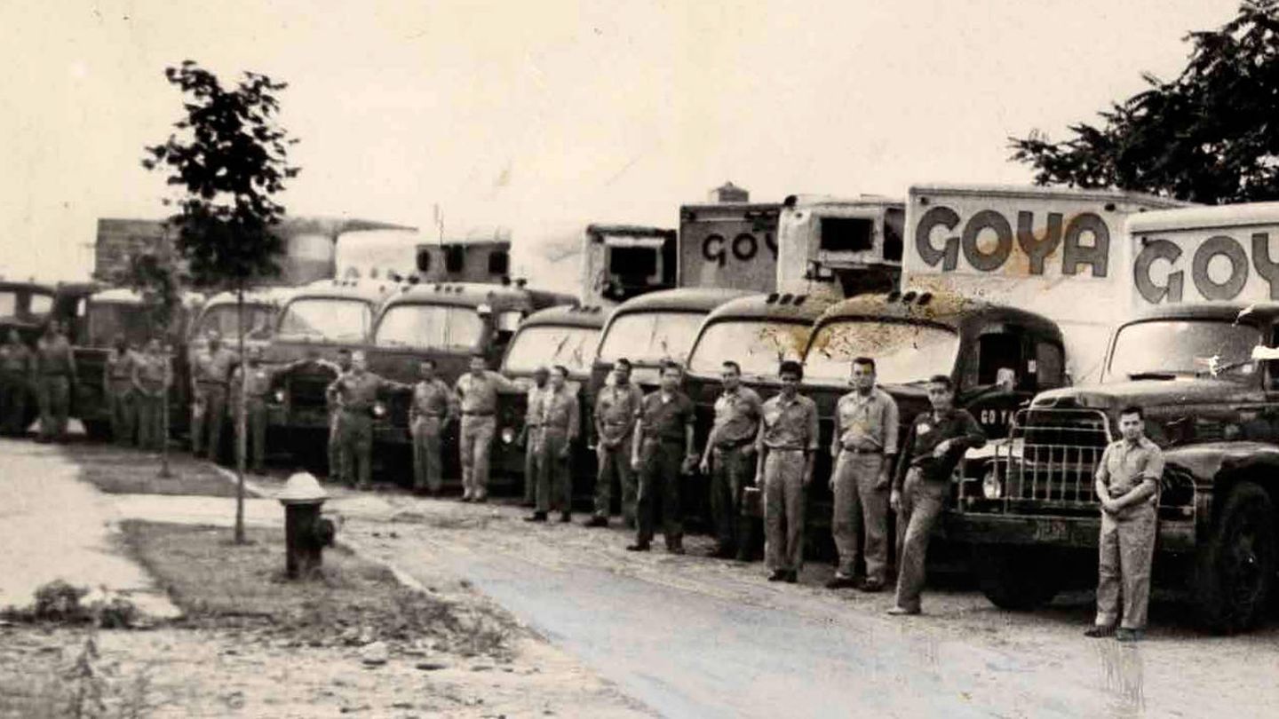 Unanue poseía una flota de camiones que cubrían 1.000 millas alrededor de Nueva York en 1961. (Goya Foods)