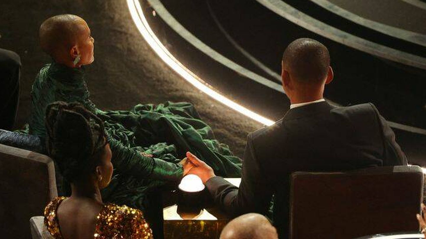  Will Smith y Jada esperan el anuncio del ganador a mejor actor protagonista en los Oscar. (Reuters/Brian Snyder)