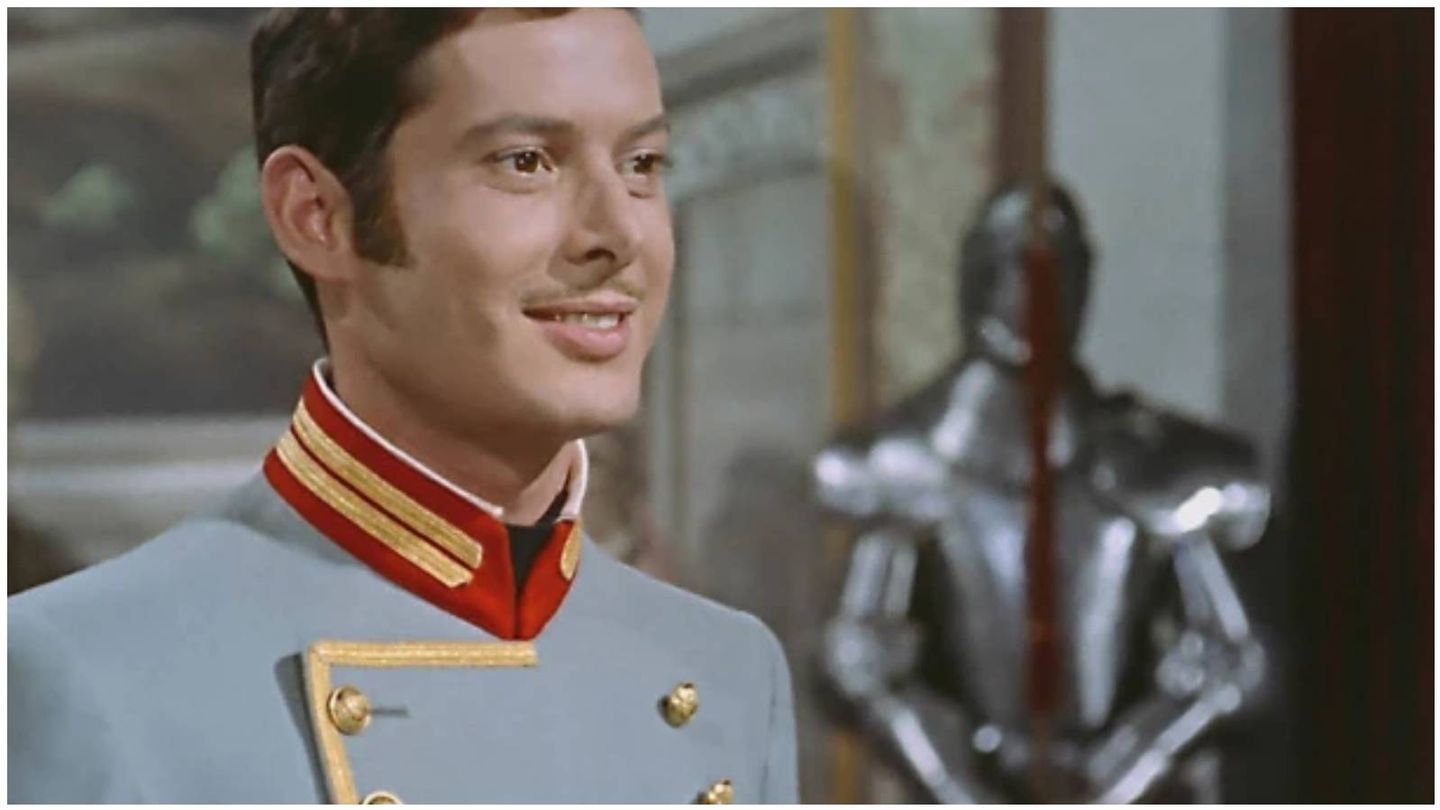 Vicente Parra, como el rey Alfonso XII en la película '¿Dónde vas, Alfonso XII?'.  (Pecsa Films)