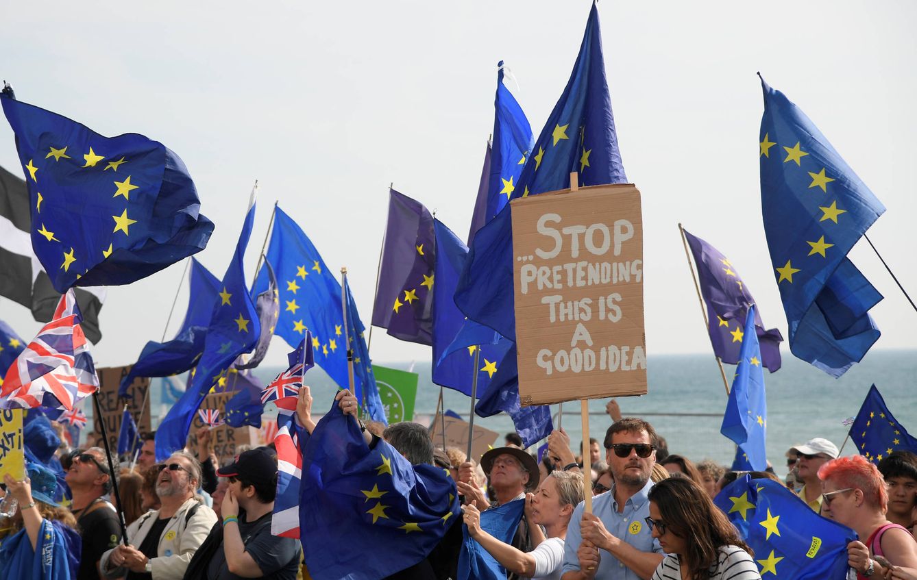 Manifestantes pro-Unión Europea durante el congreso de los laboristas, en Brighton, Reino Unido. (Reuters)