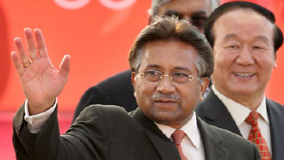 El Gobierno paquistaní pide la destitución del presidente Musharraf