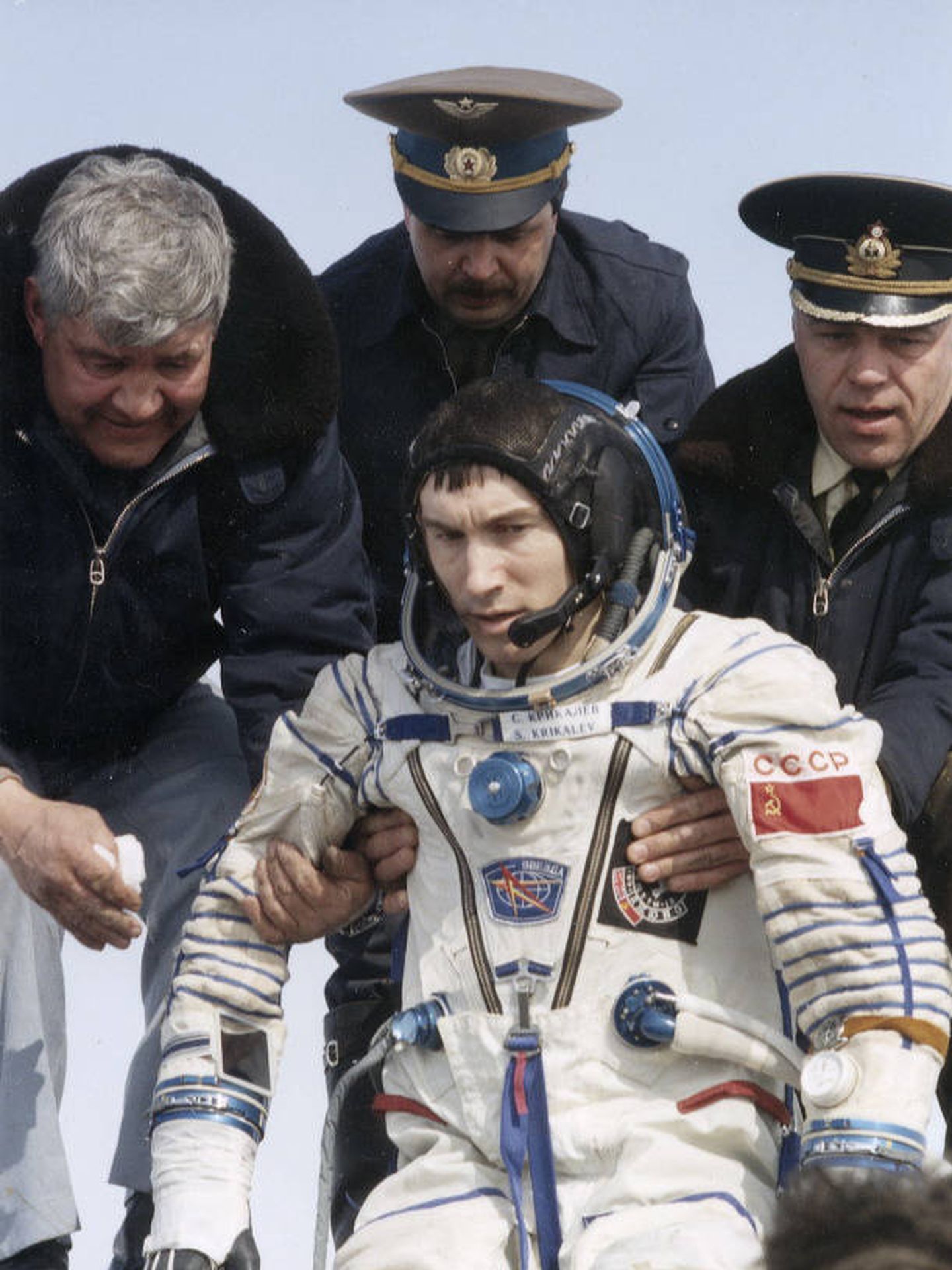 Krikalev aterriza en Kazajistán el 25 de marzo de 1992.