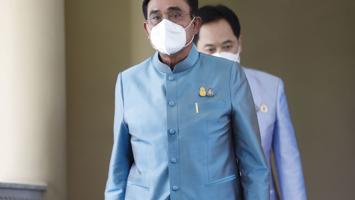 La Justicia suspende al primer ministro de Tailandia por superar el límite de mandato