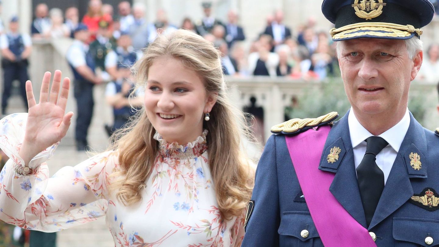 Elisabeth de Bélgica con su padre, el rey Felipe de Bélgica. (Cordon Press)