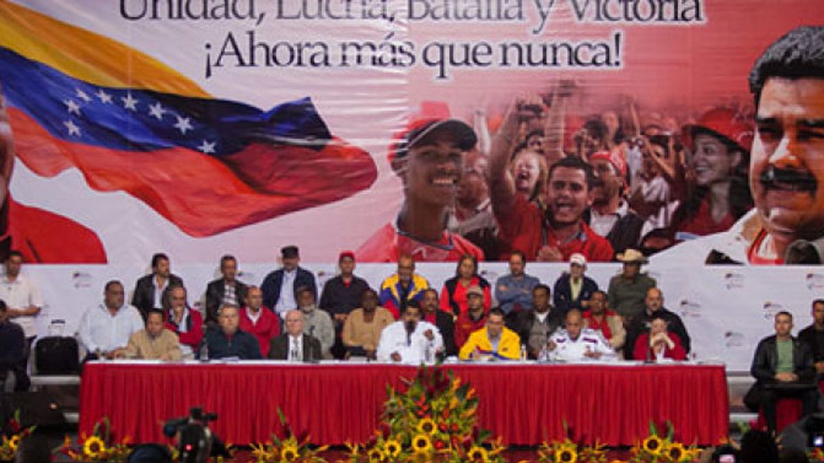 Maduro exige a Margallo "sacar sus narices” tras ofrecerse a mediar