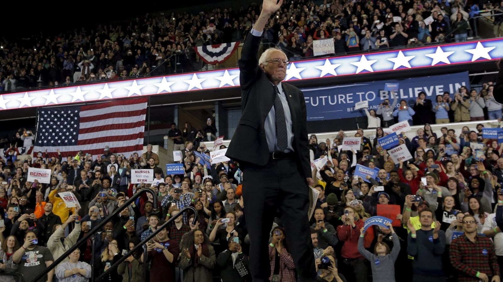 Foto: El candidato a la nominación demócrata Bernie Sanders en un mitin de campaña en Ypsilanti, Michigan (Reuters).
