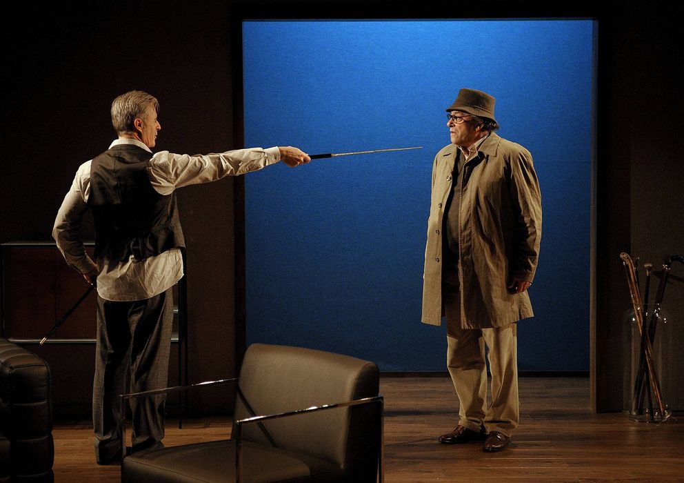 Foto: Una escena de 'La mecedora', dirigida por Josep María Flotats, en el Teatro Valle-Inclán (CDN), en 2012. (EFE)