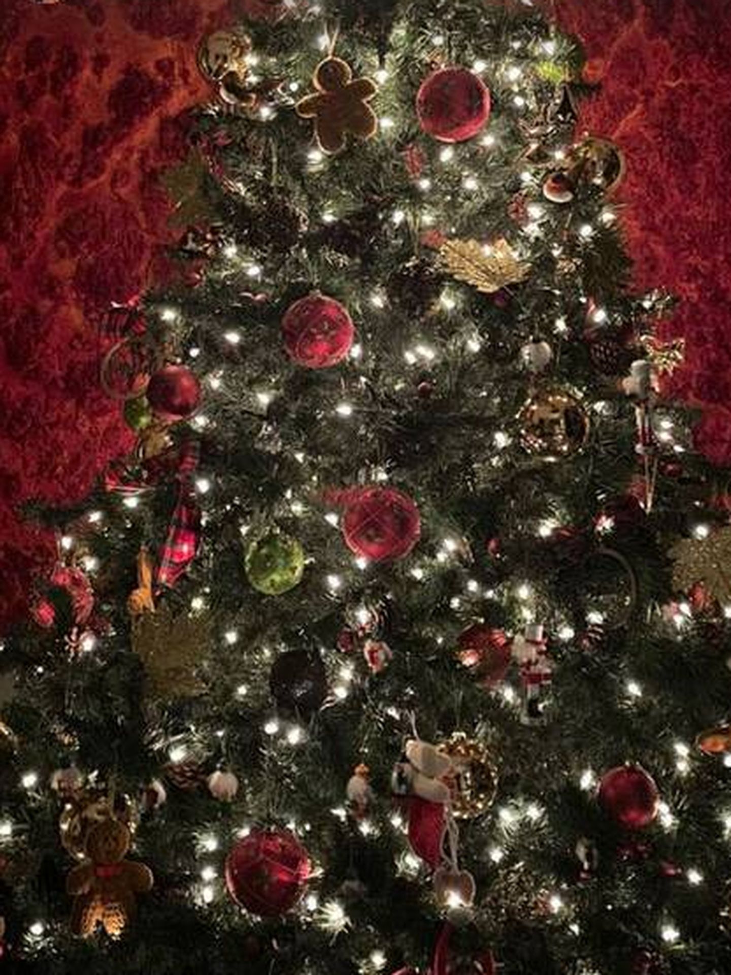 ... y el árbol de Navidad. (IG @eusilva)