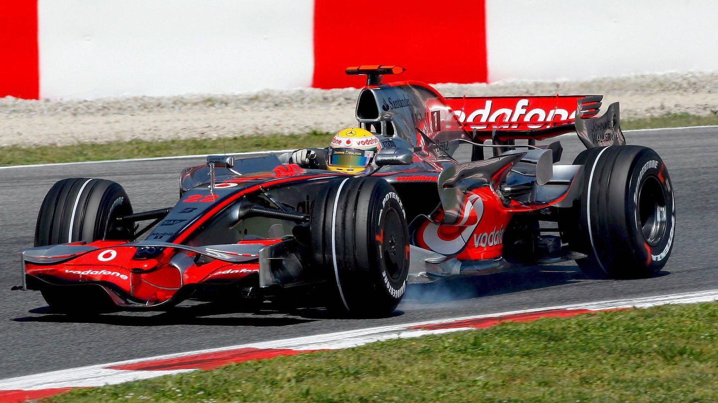 Hamilton durante su etapa en McLaren. EFE)