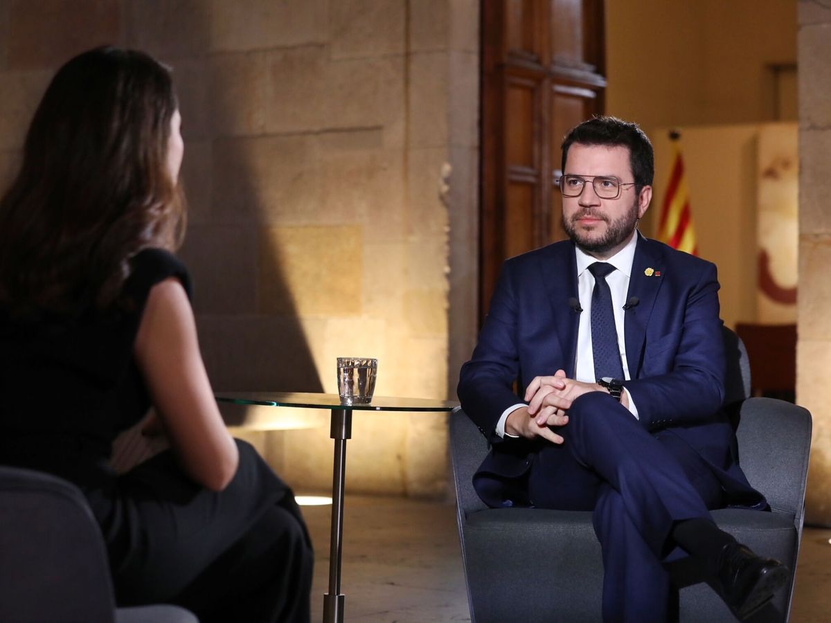 Foto: El presidente de la Generalitat, Pere Aragonés, durante la entrevista. (EFE/Generalitat de Catalunya Jordi Bedmar)