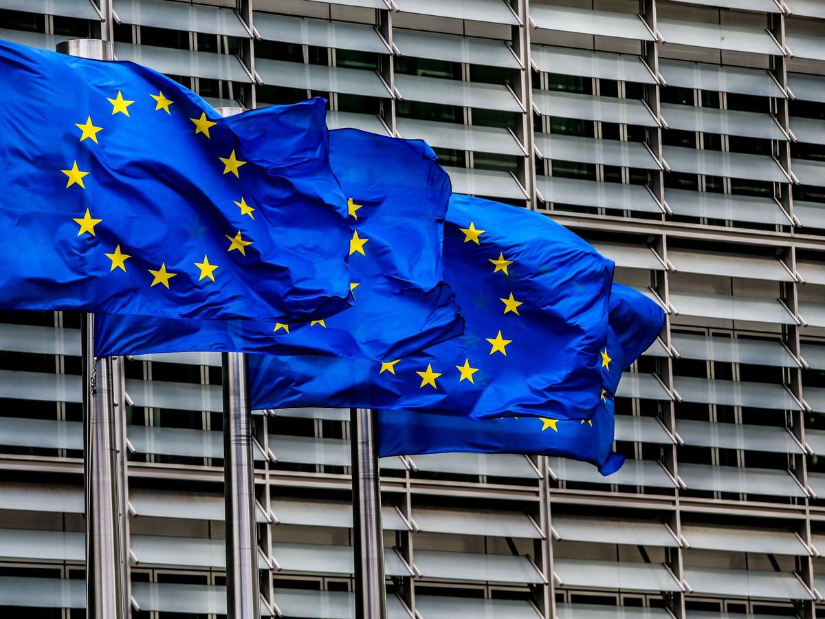 Foto: Banderas de la UE en Bruselas. (EFE)