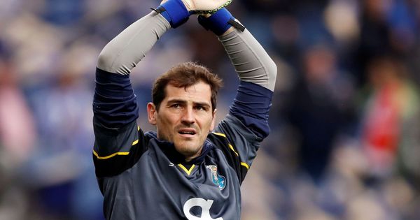 Foto: Iker Casillas durante un partido con el Oporto. (Efe)