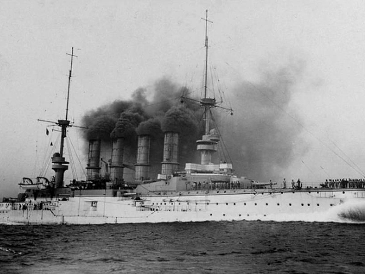 Foto: El SMS Scharnhorst, busque insignia de Alemania en el I Guerra Mundial. (US Office of Naval Intelligence)