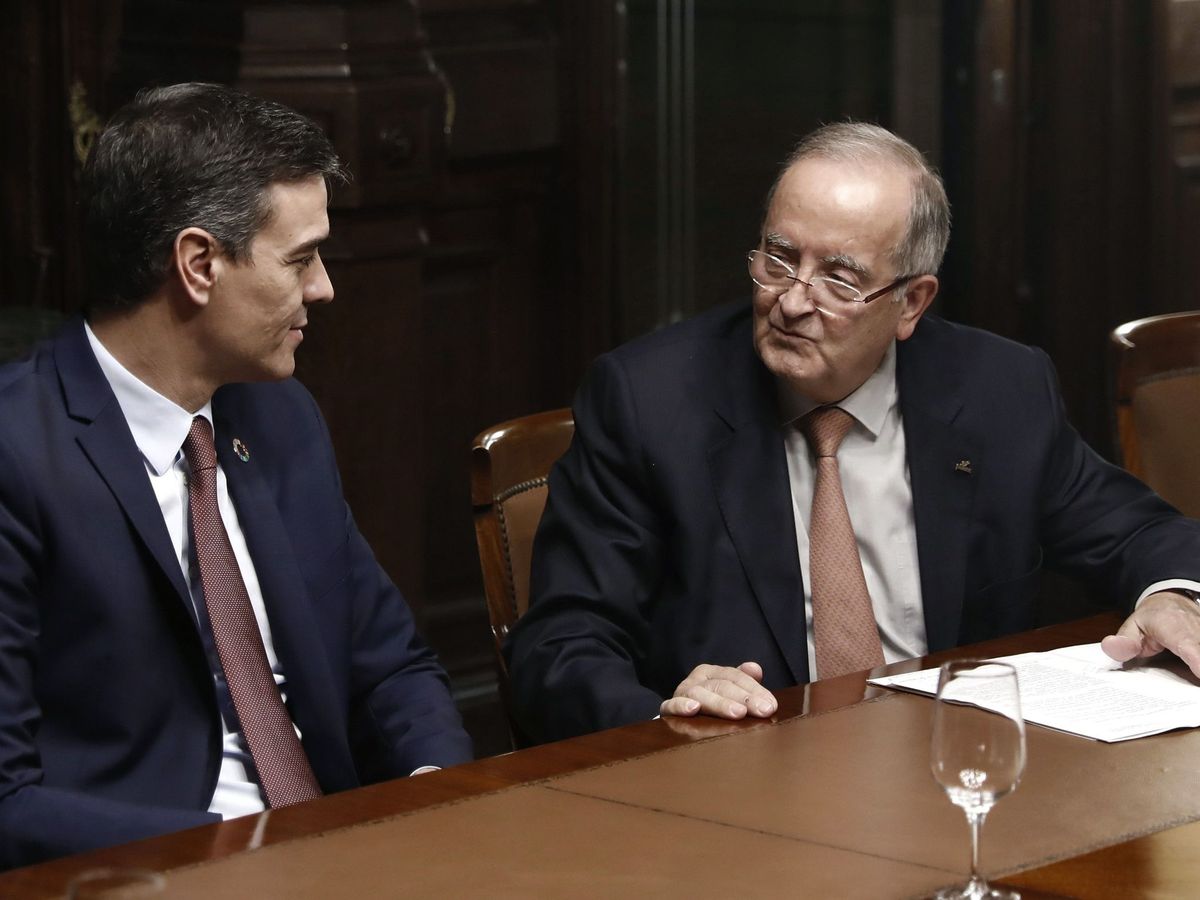 Foto: Pedro sánchez se reúne con el presidente de la pimec, Josep González (EFE)