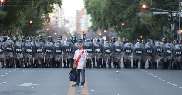 Foto: River Plate insiste en que no es responsable de los actos violentos producidos antes de la vuelta de la final de la Libertadores. (Reuters)