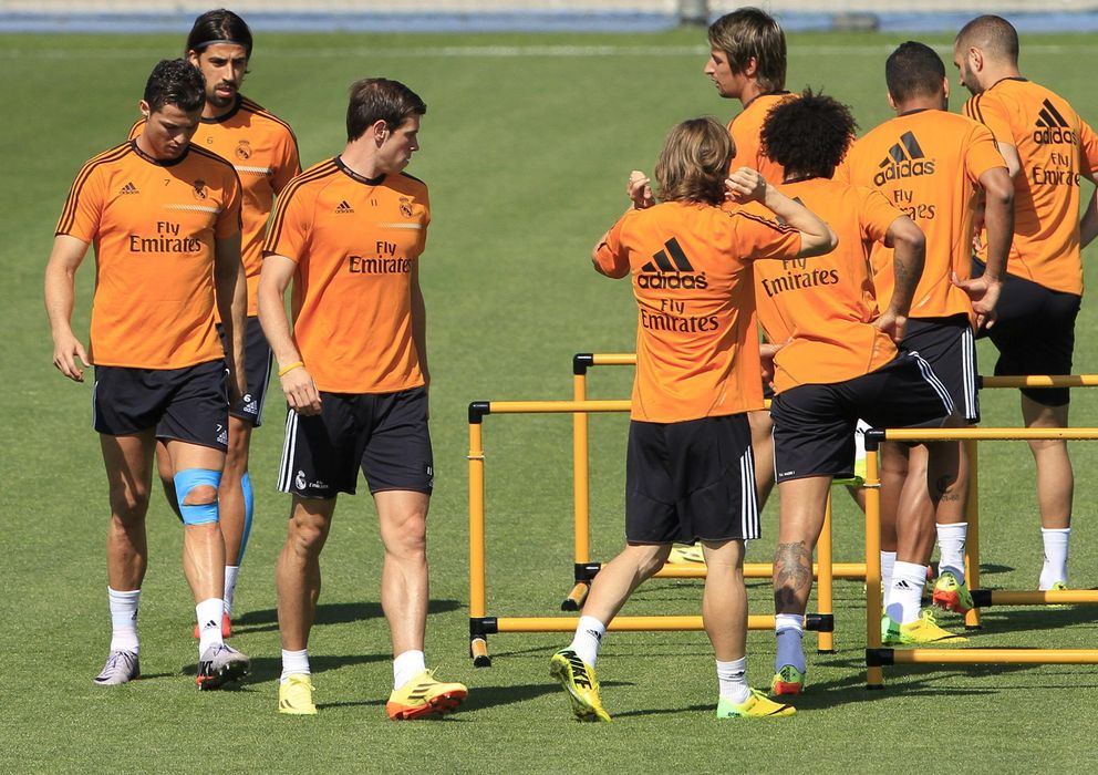 Foto: Los jugadores del Real Madrid durante un entrenamiento en Valdebebas. 