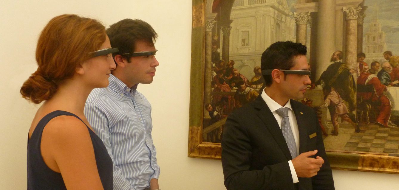 Los clientes pueden disfrutar de una visita por el hotel con las Google Glasses