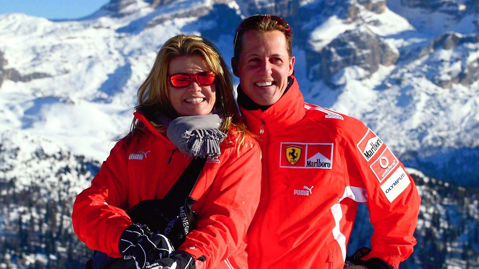 Foto: Michael Schumacher y su esposa Corinna, en los Alpes italianos en 2004 (Gtres).