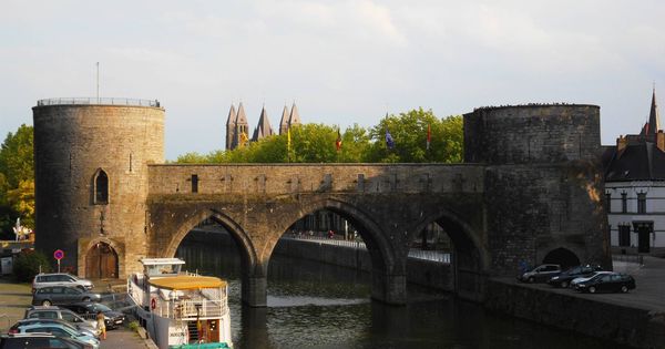 Foto: El puente de Tournai. (Wikimedia Commons)