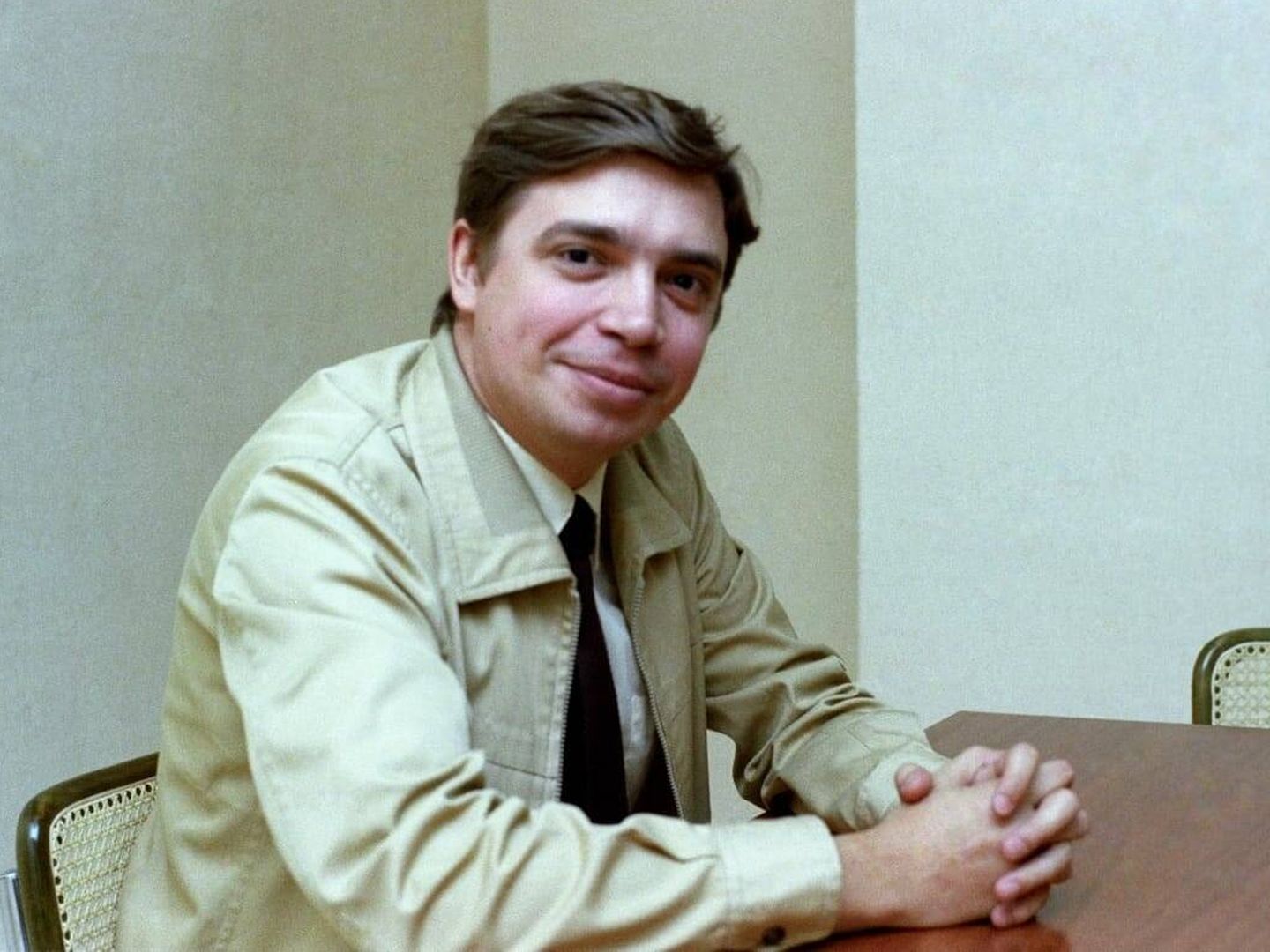 Luis Planas, ministro de Agricultura, en una foto de 1982, en los inicios de su carrera política. 