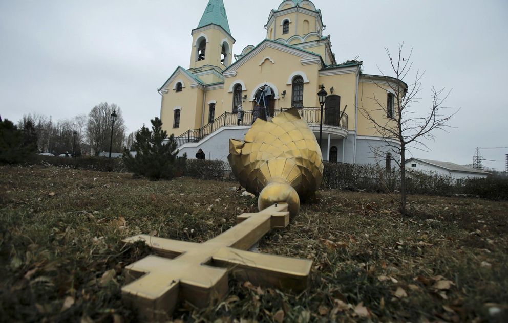 Una iglesia ortodoxa de Donetsk, en el Este de Ucrania, dañada por fuego de artillería (Reuters).