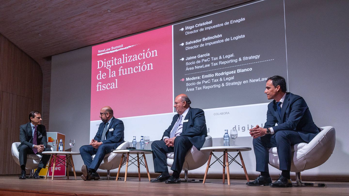 Mesa redonda 'Digitalización de la función fiscal'.