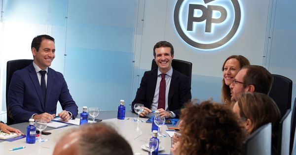 Foto: El presidente del PP Pablo Casado (c), y el secretario general del PP, Teodoro García Egea (i), durante la reunión del Comité de Dirección del PP. (EFE)