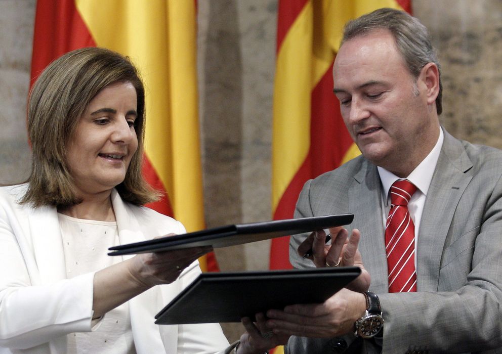 Foto: El presidente de la Comunidad Valenciana, Alberto Fabra, y la Ministra de Trabajo, Fátima Báñez. (EFE)