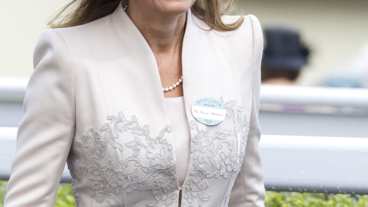 La madre de Kate Middleton niega, vía burofax, una crisis matrimonial
