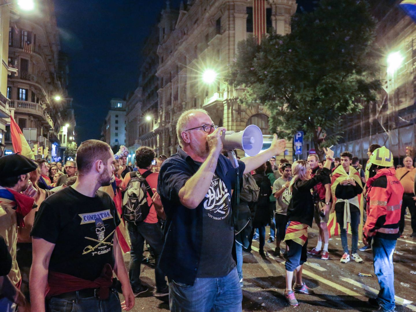 ANC y CUP piden desalojar la Via Laietana y terminar con la manifestación. (D. B.)