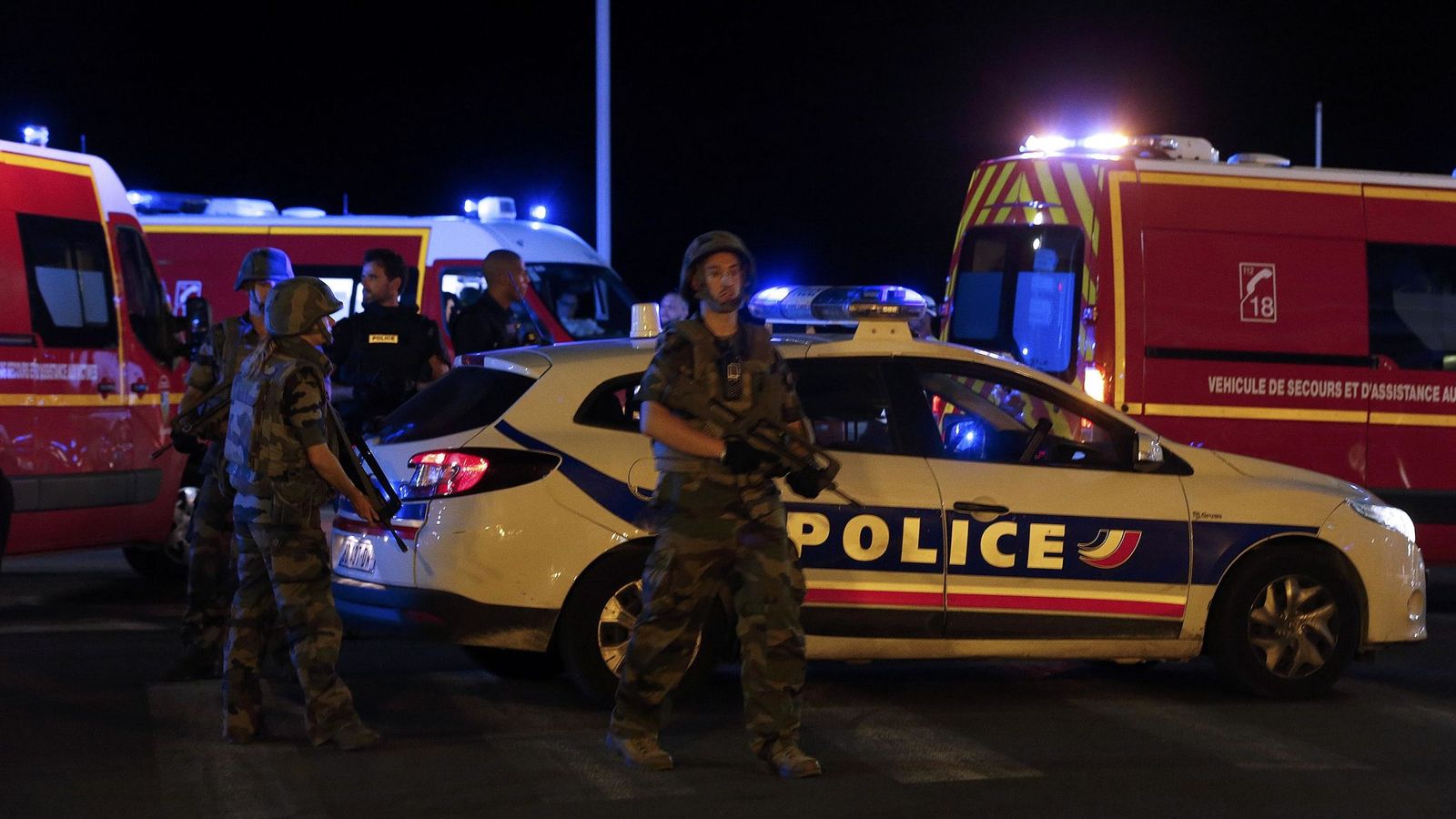 Foto: Soldados franceses en la zona del atentado. (Reuters)