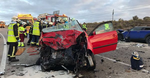 Foto: Imagen de un accidente de tráfico en Morata de Tajuña en diciembre pasado. EFE