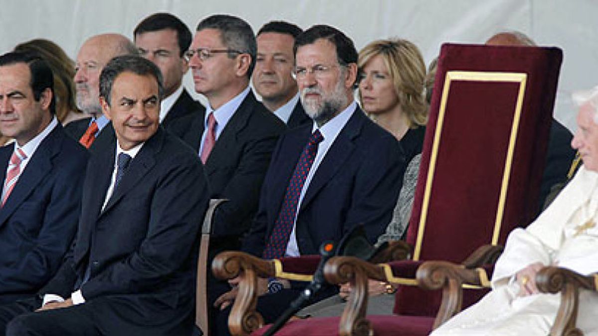 El Gobierno de la “España laica” se vuelca en la llegada a Madrid de Benedicto XVI
