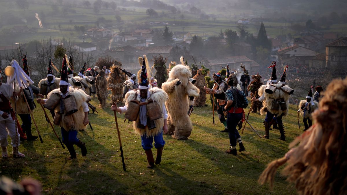 Libreas y zarramacos: los ritos ancestrales que siguen celebrándose en la España rural