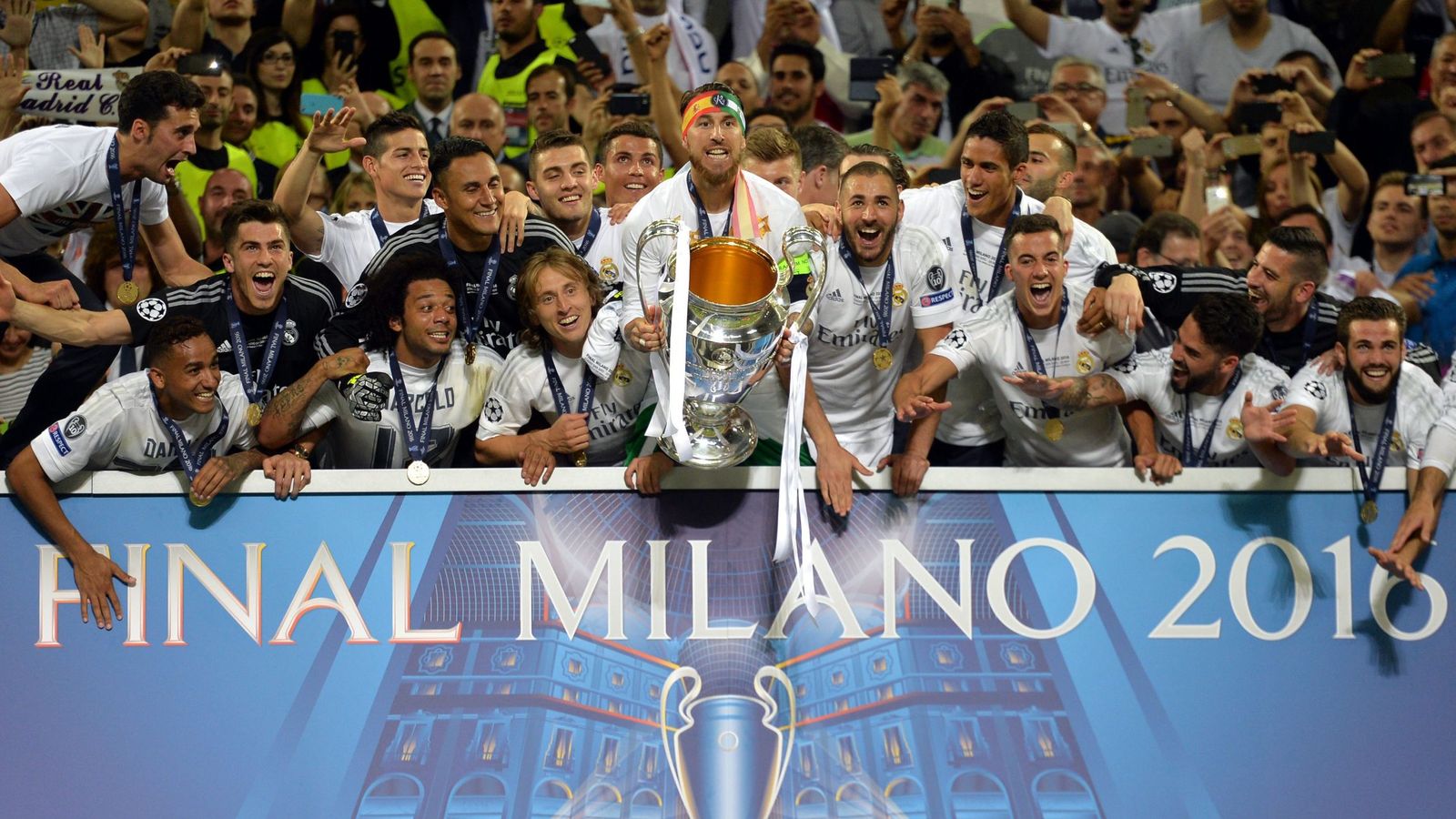 Foto: El Real Madrid levanta su undécima Copa de Europa (EFE)