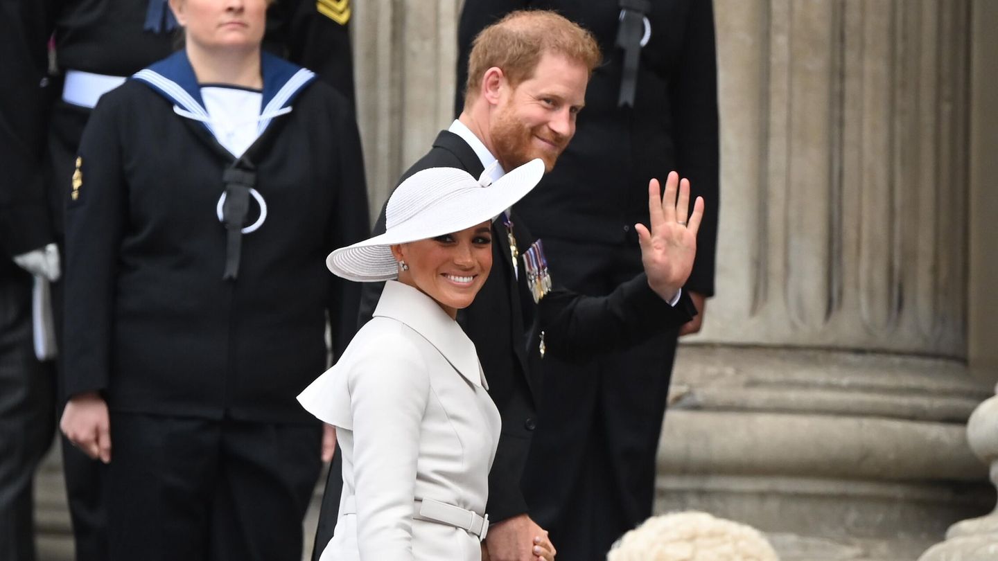 El príncipe Harry y su esposa, Meghan Markle, en 2022. (EFE/EPA/Neil Hall)