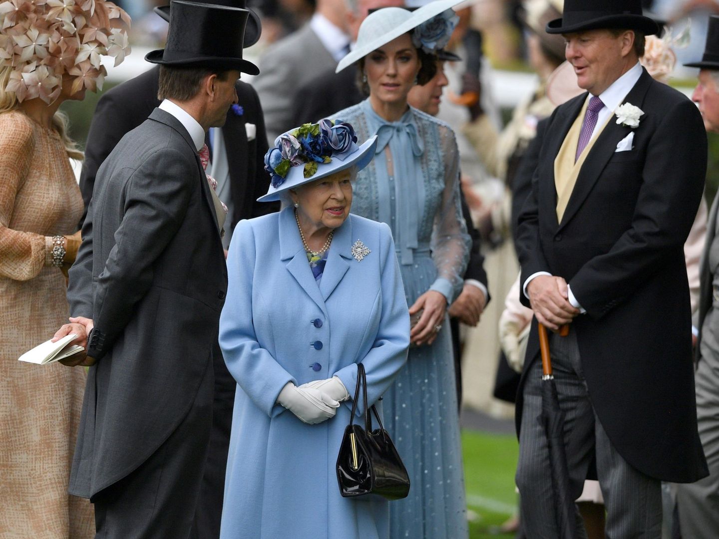 Isabel II de Inglaterra, en las carreras de caballos Royal Ascot. (Getty)